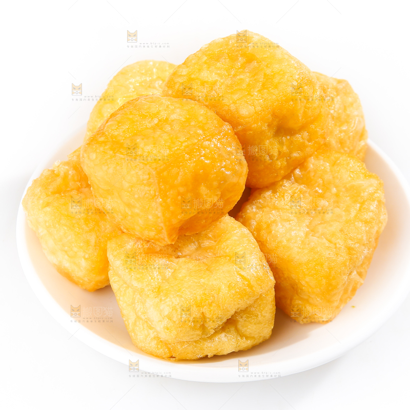 白底上的油豆腐