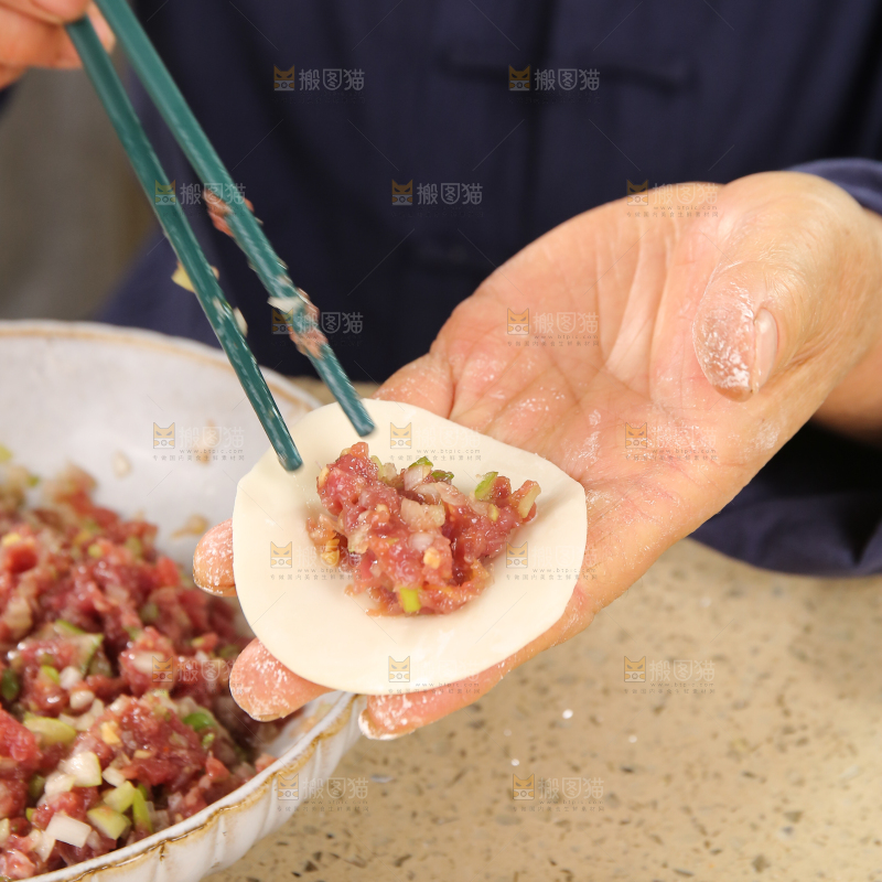 手工牛肉饺子制作