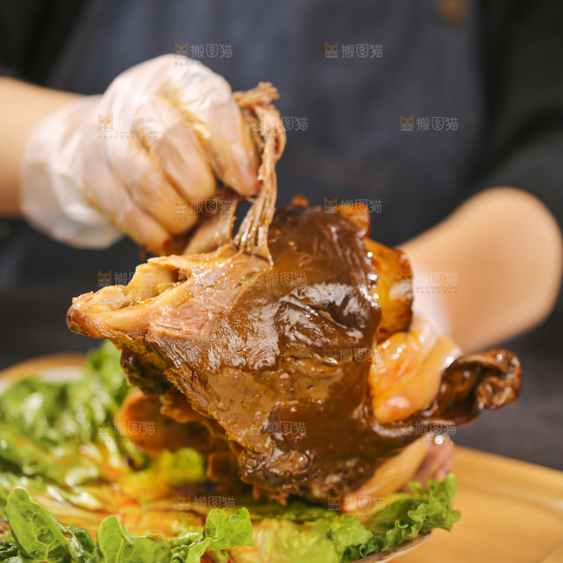 深底上的羊头肉