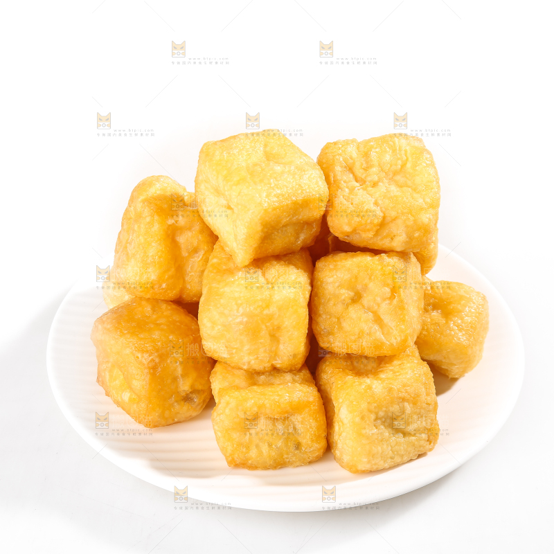 白底上的油豆腐