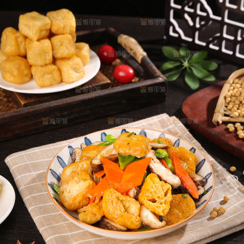 深底上的油豆腐