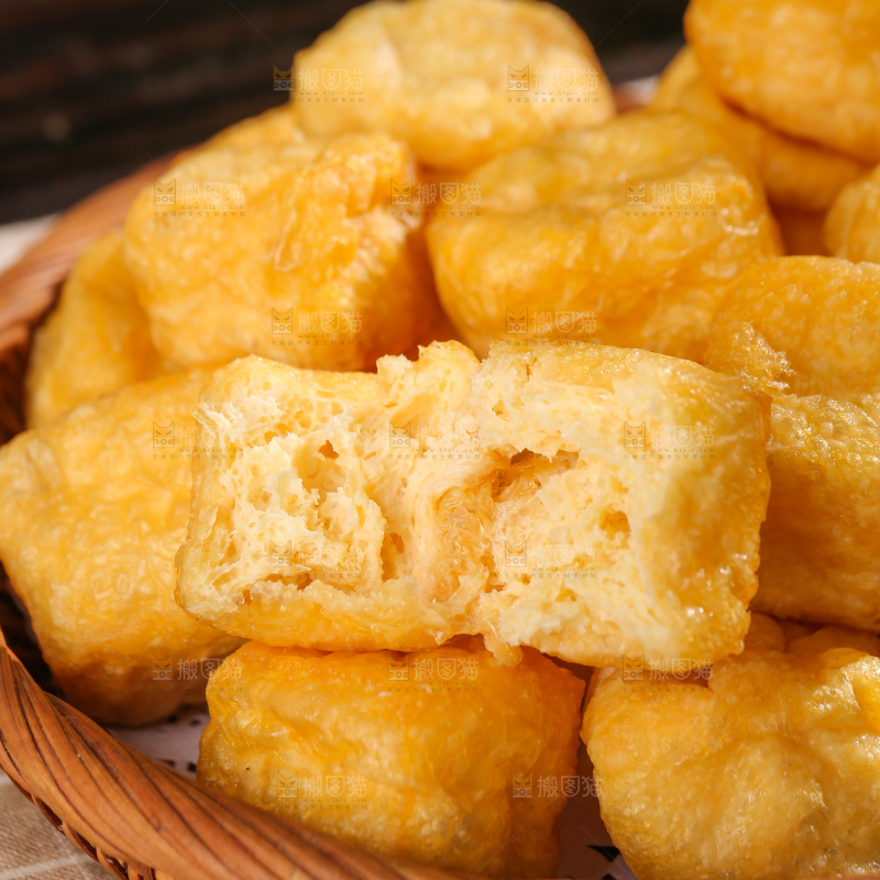 深底上的油豆腐
