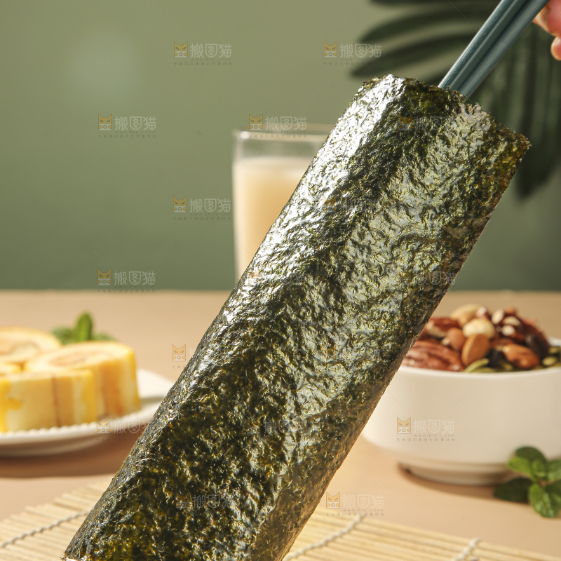 浅底上的海苔卷