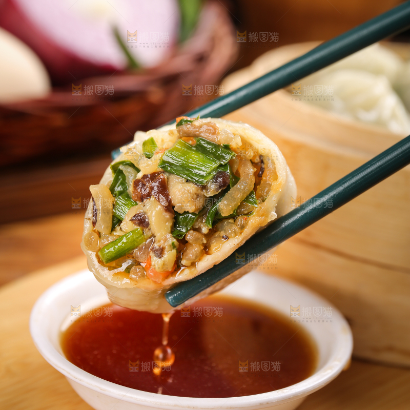 木底上摆放着的小包子