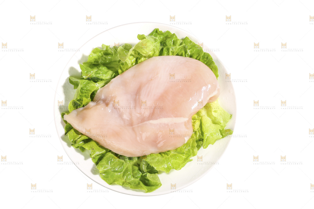 白底上的鸡胸肉