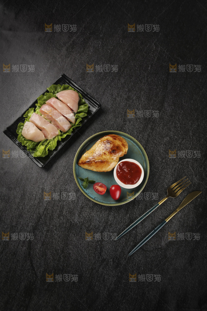 黑底上的鸡胸肉