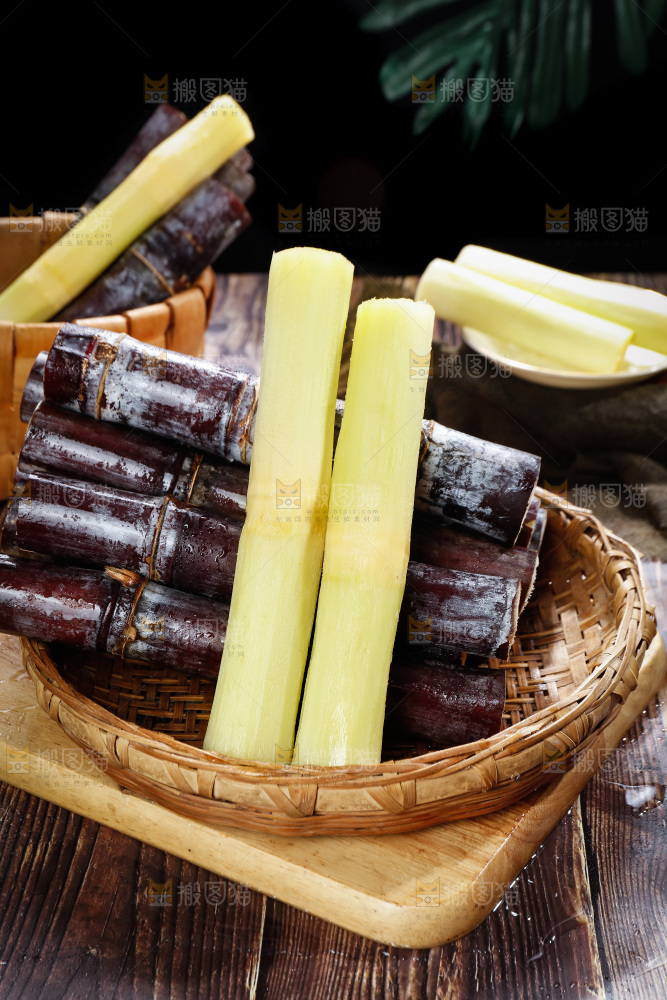 深底上的黑皮甘蔗