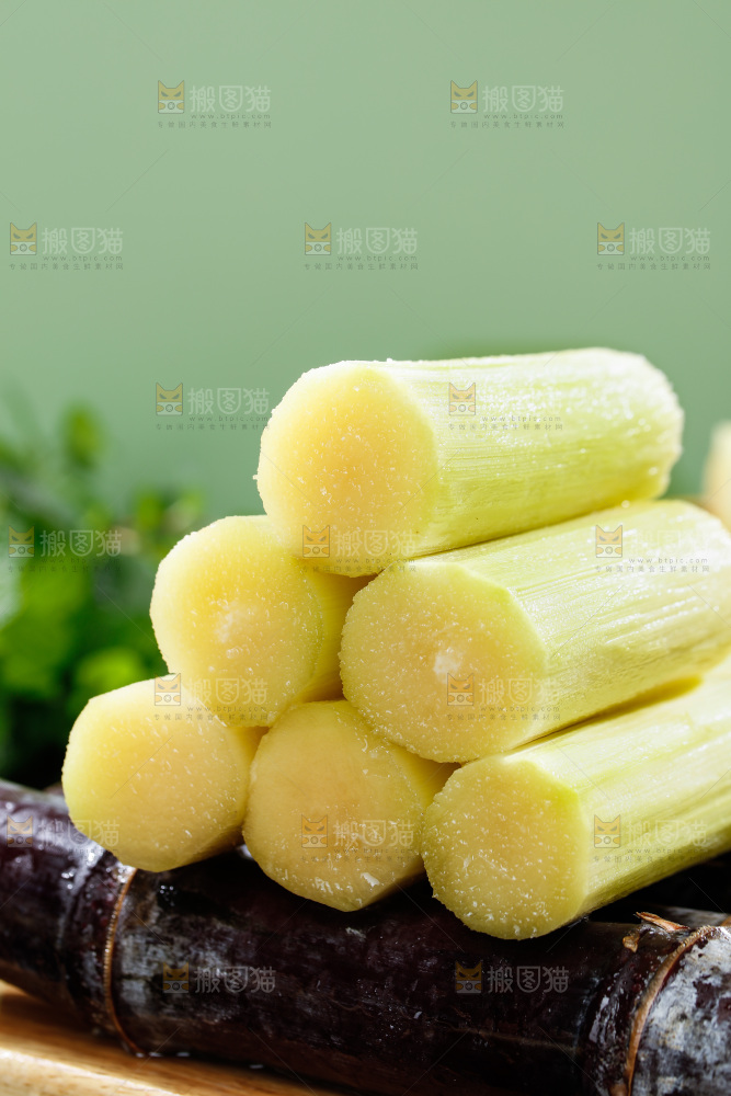 深底上的黑皮甘蔗