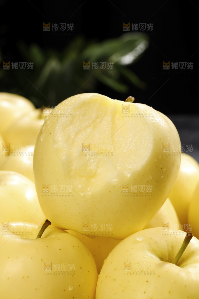 深底上的黄元帅苹果