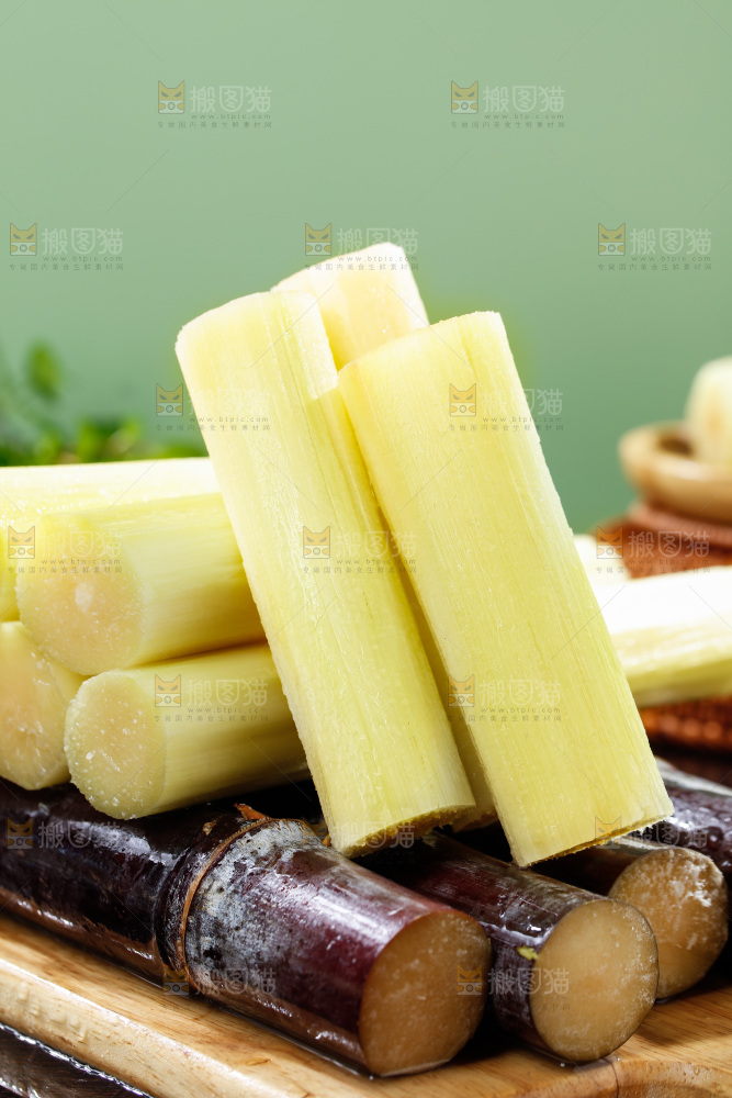 深底上的黑皮甘蔗