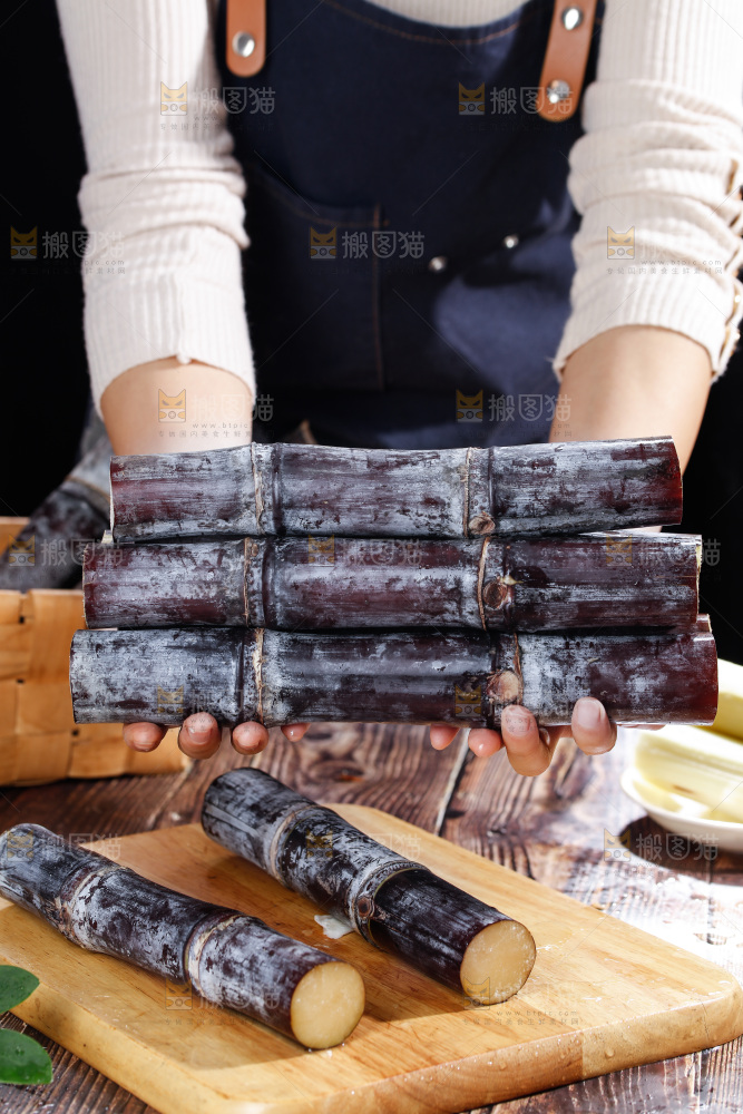 深底上的黑皮甘蔗