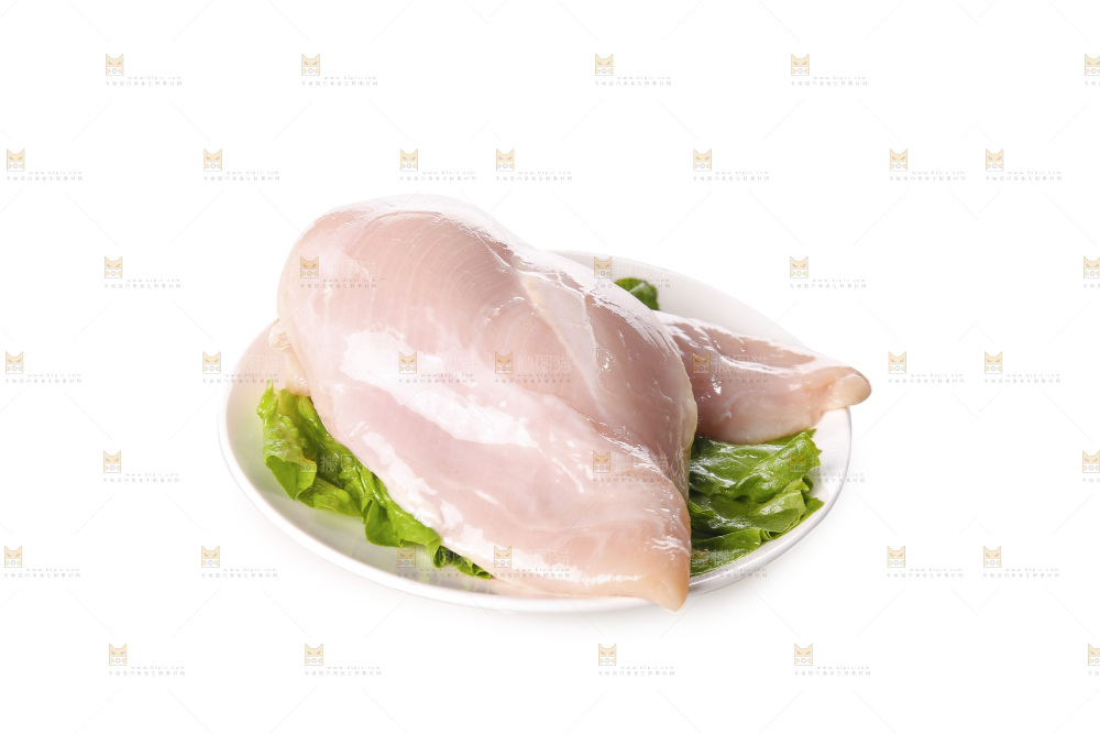 白底上的鸡胸肉