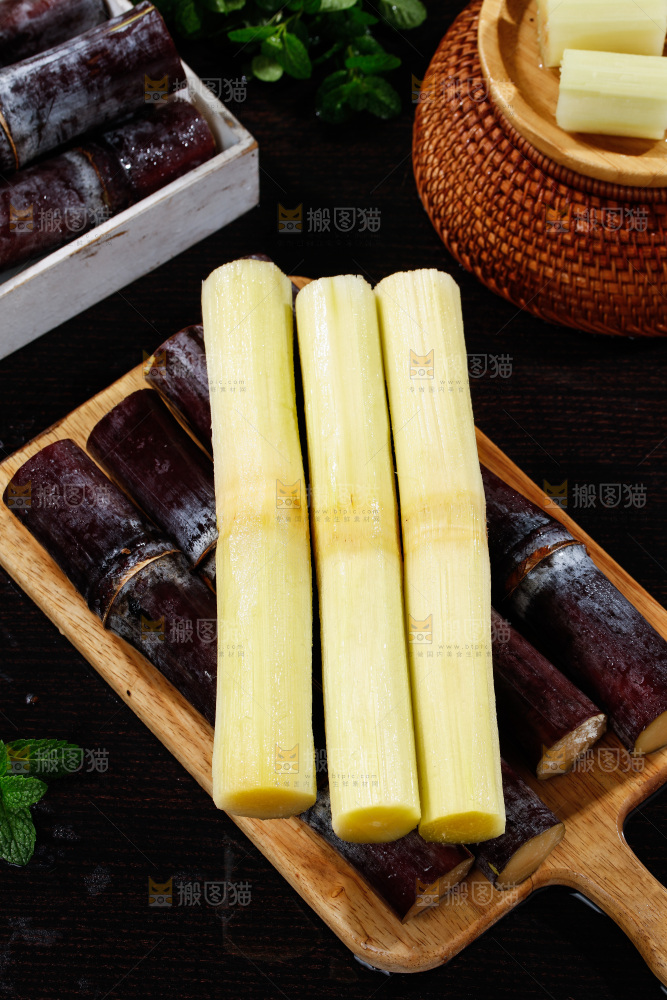 深底上的黑皮甘蔗