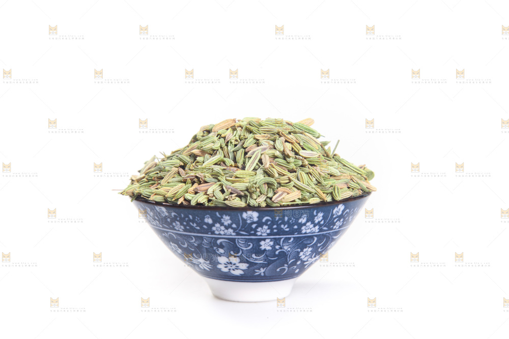 白底上的小茴香籽