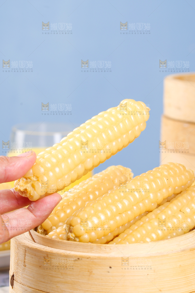 浅底上的手指糯玉米
