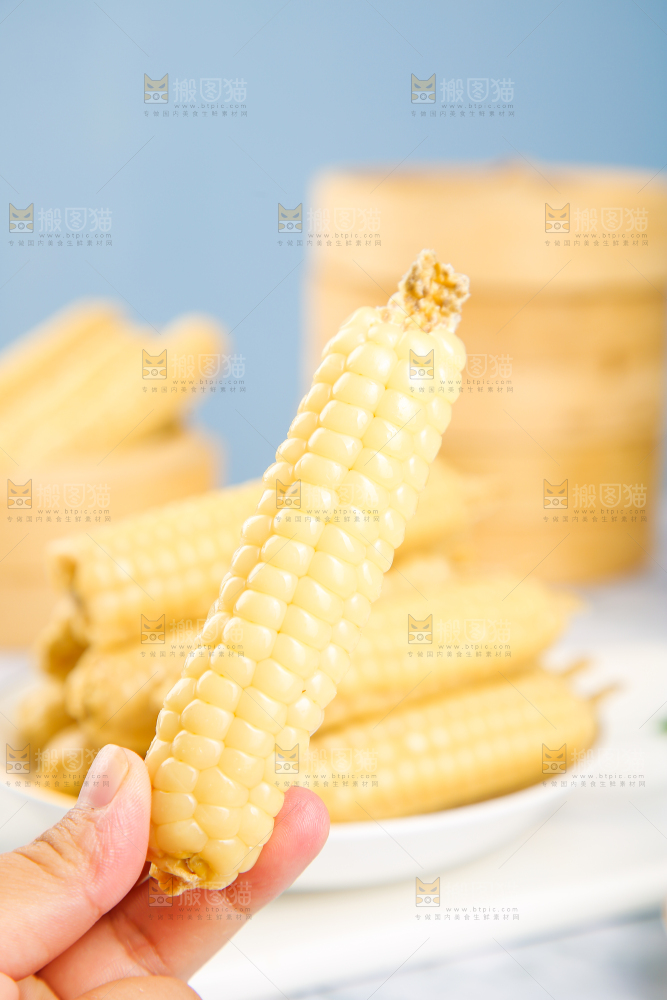 浅底上的手指糯玉米