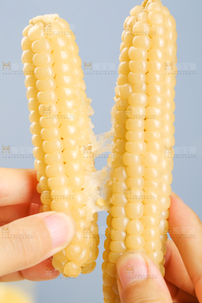 浅底上的手指糯玉米