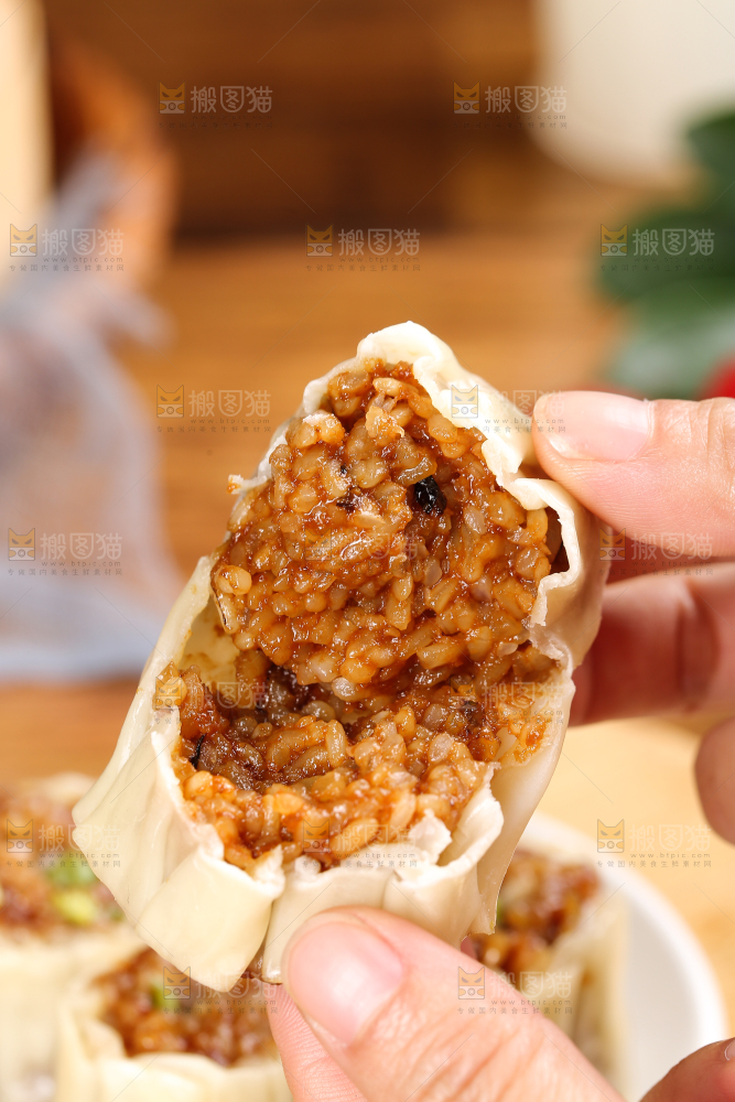 木底上的烧麦