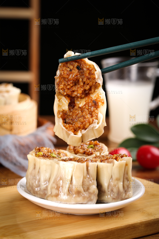 木底上的烧麦