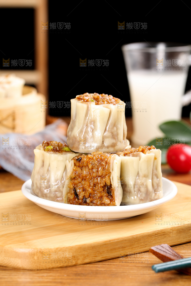 木底上的烧麦