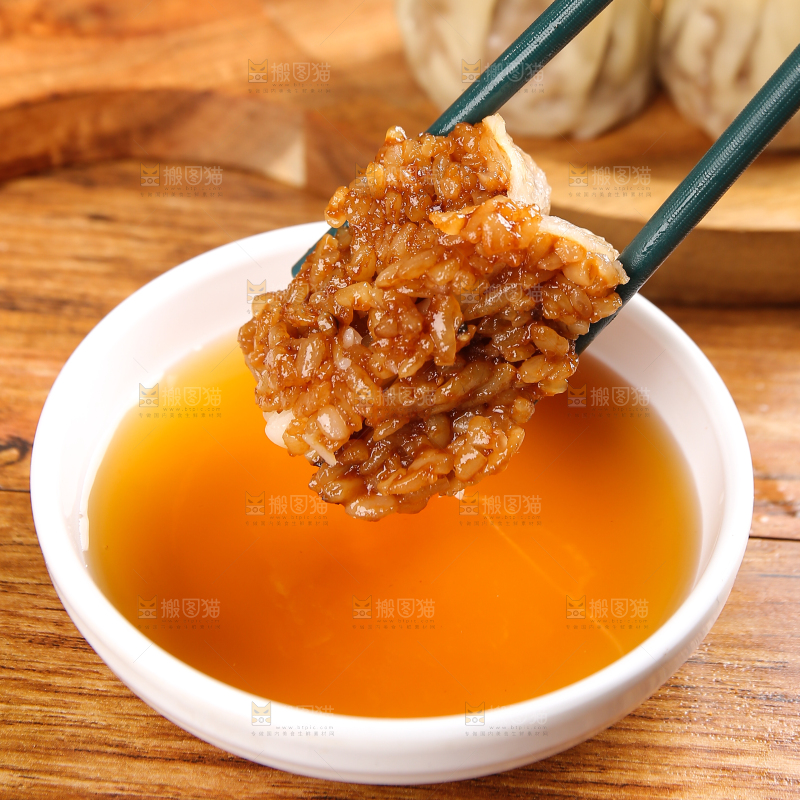 木底上的烧麦