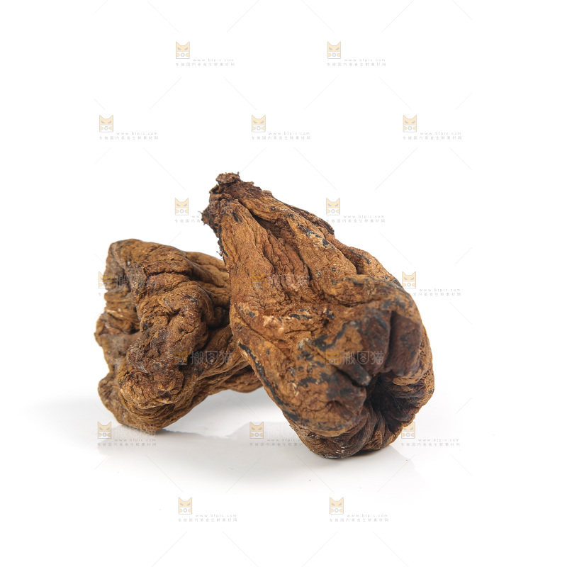 白底上的风干芥肉