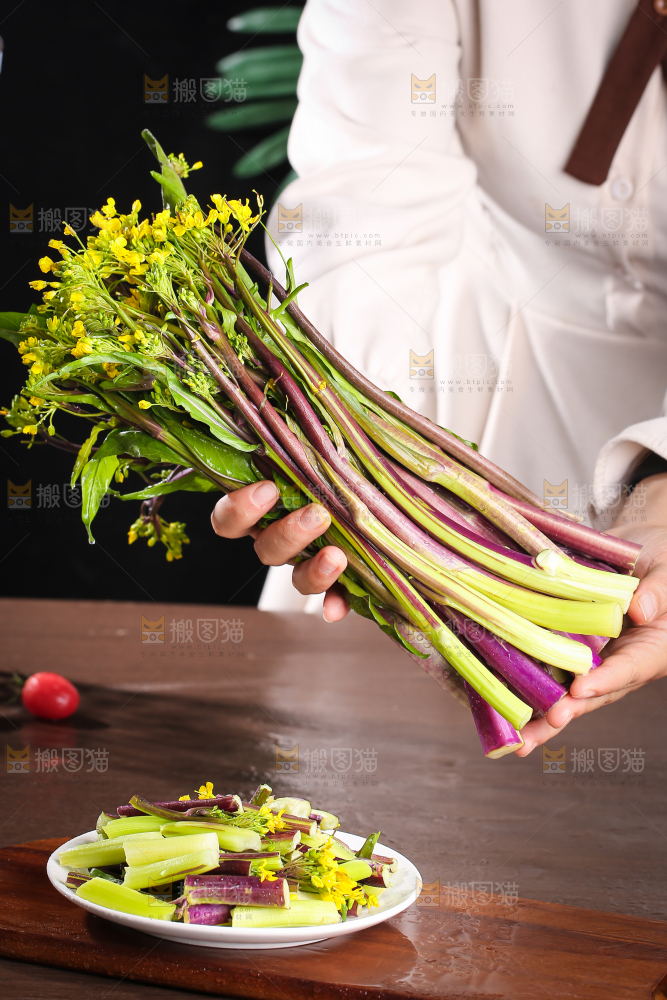 深底上的红菜苔