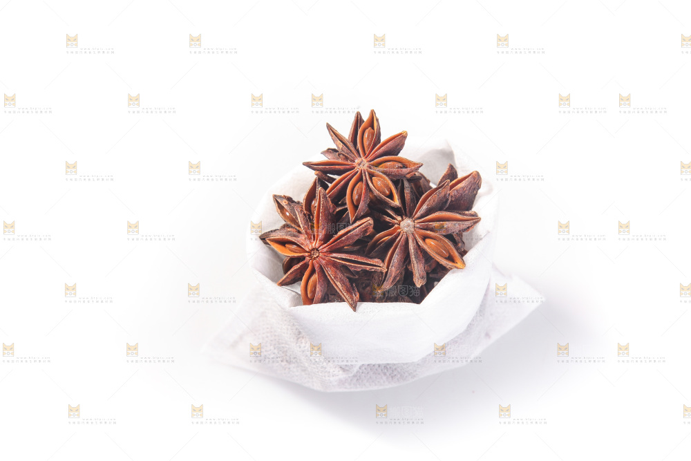 白底上的八角
