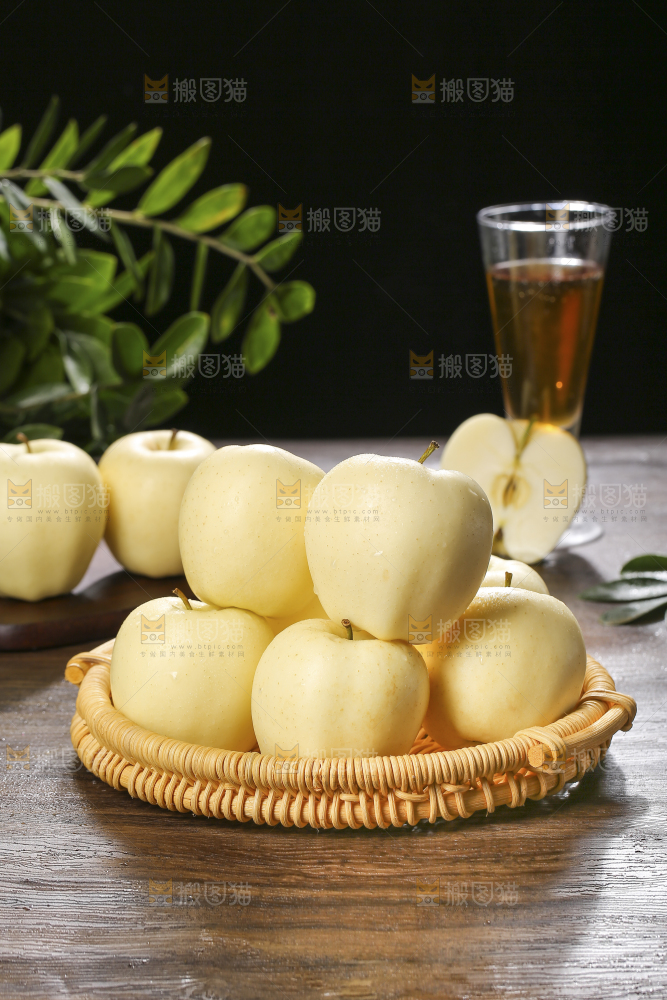 深底上的奶油富士