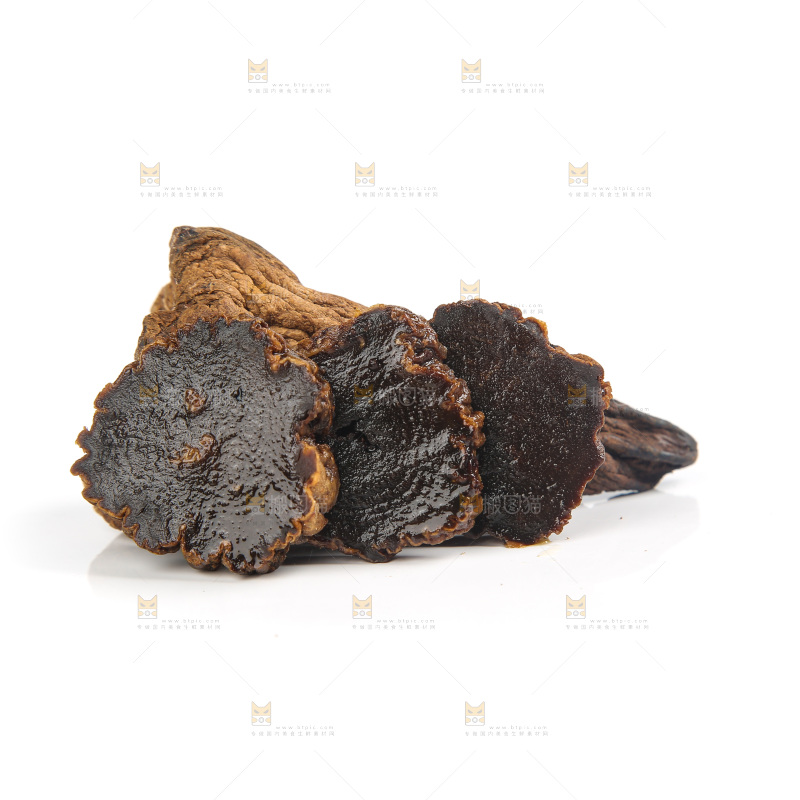 白底上的风干芥肉