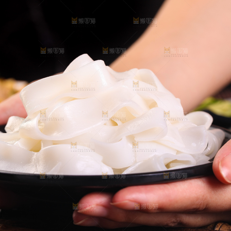 深底上的凉皮