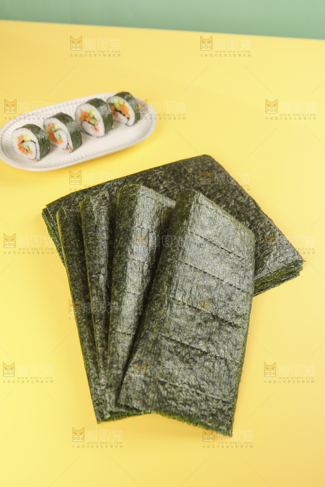 浅底上的海苔卷