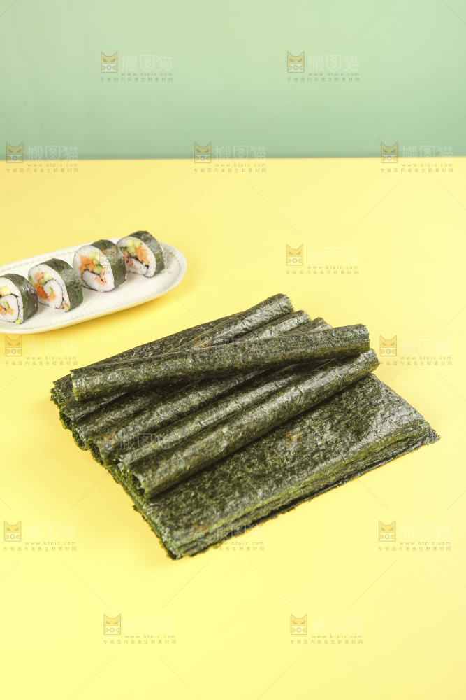 浅底上的海苔卷