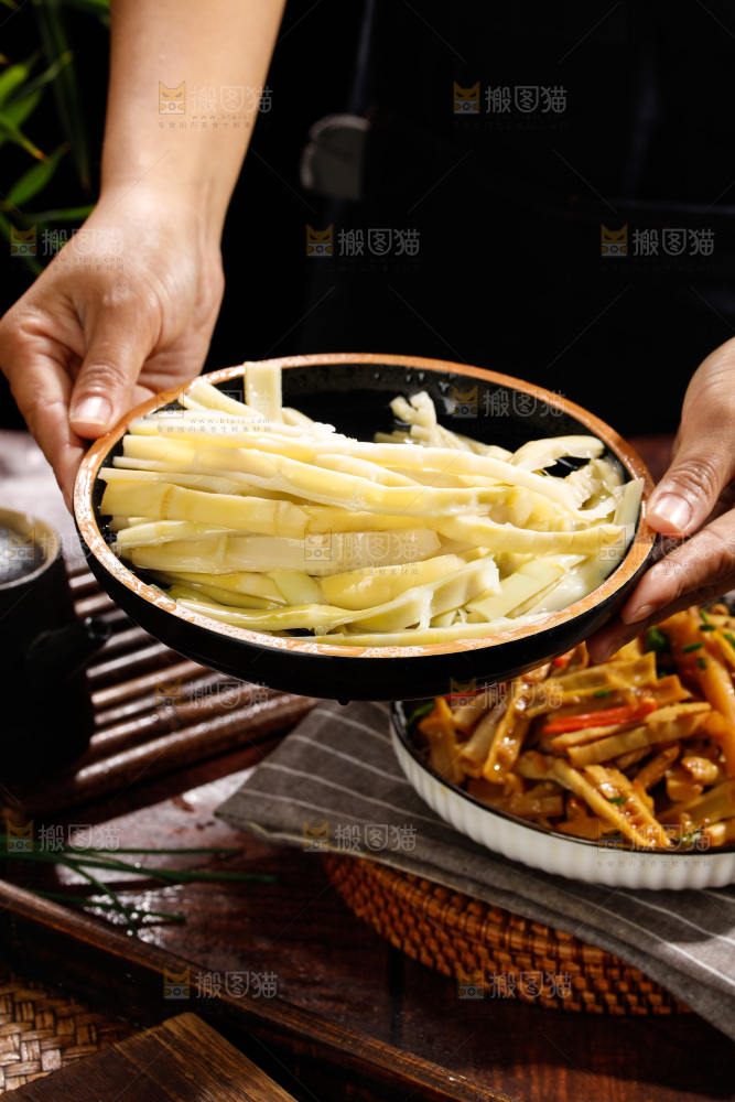 深底上的清水笋丝