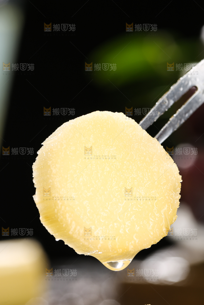 深底上的黑皮甘蔗