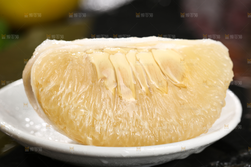 深底上的沙田柚