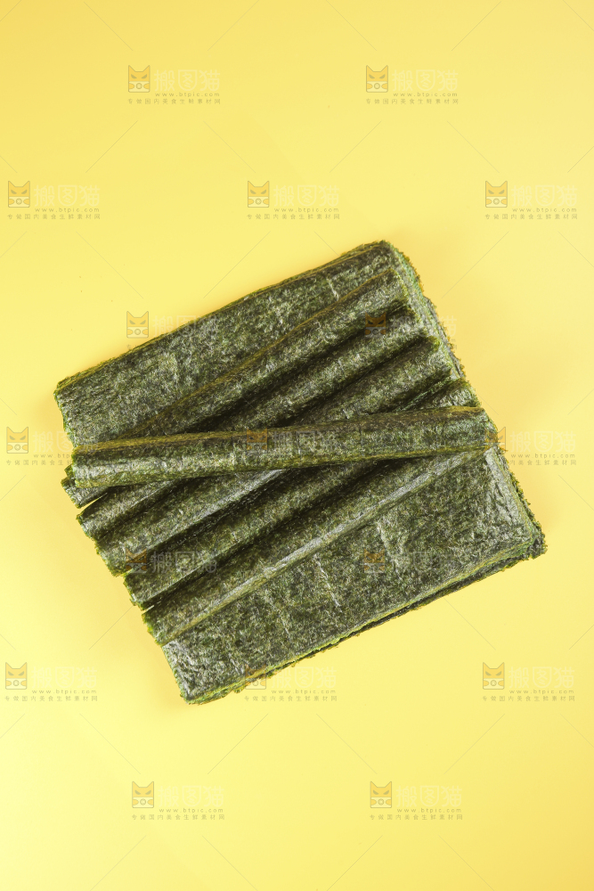 浅底上的海苔卷
