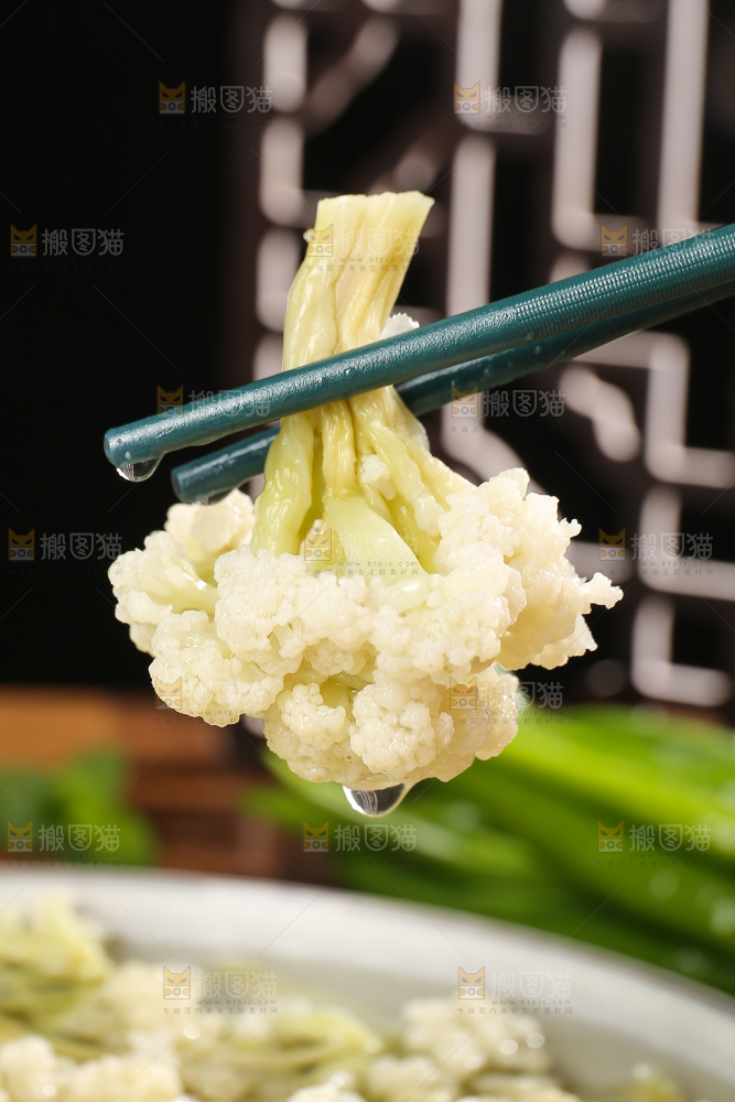木底上的干花菜