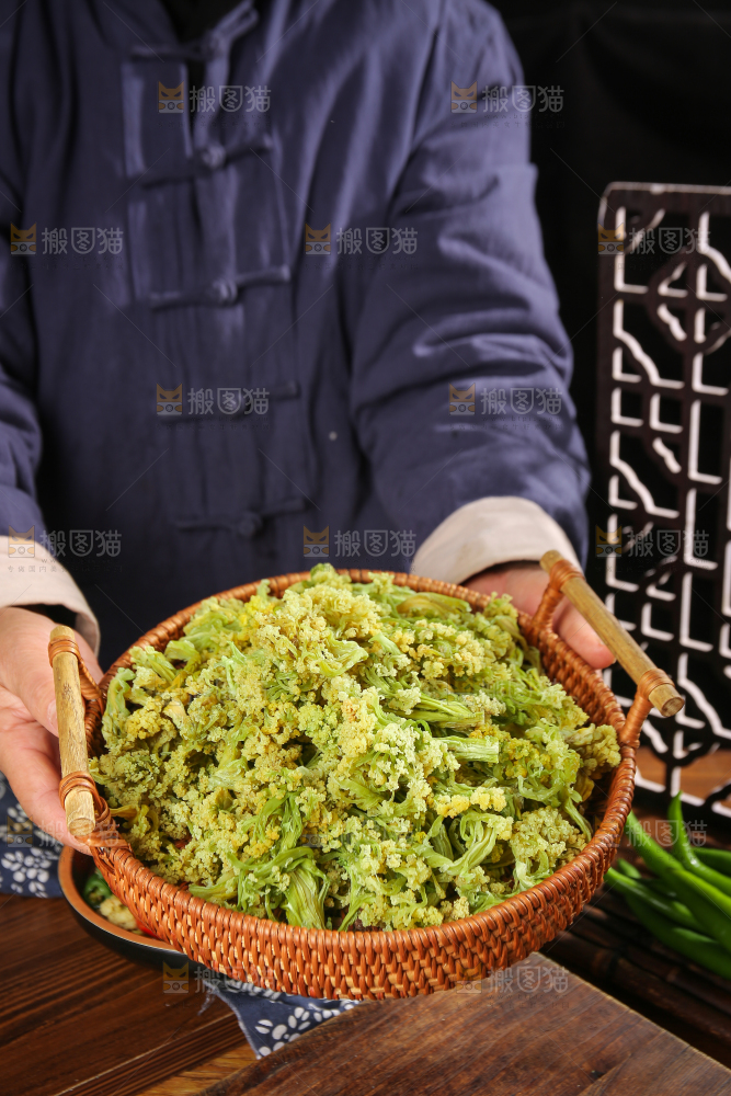 木底上的干花菜