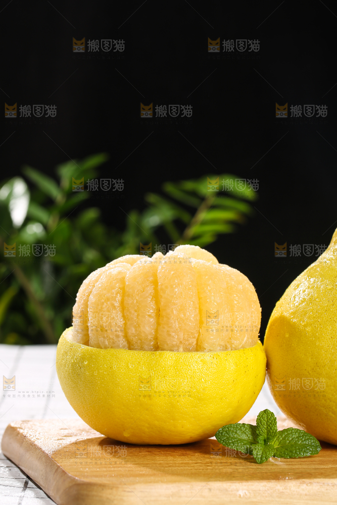 浅底上的沙田柚