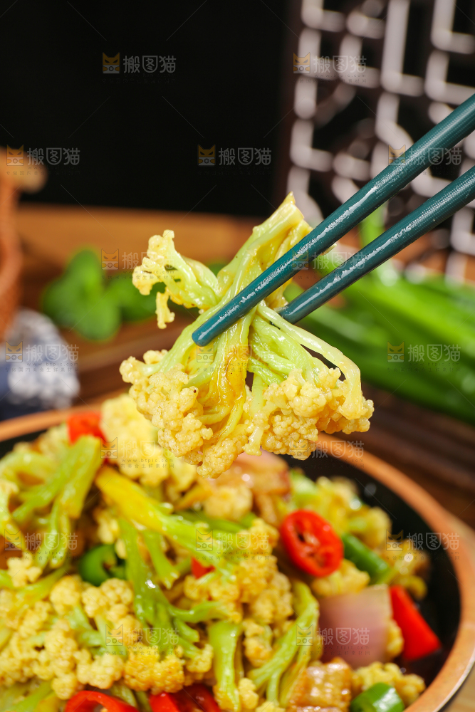 木底上的干花菜