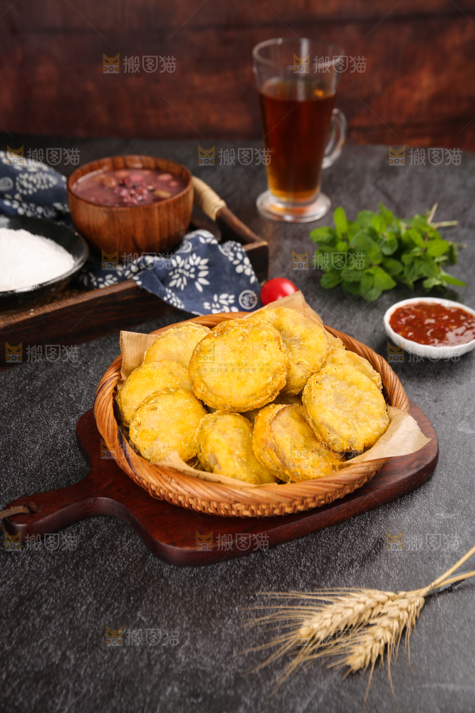 深底上的炸藕夹