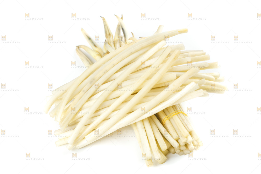 白底上的新鲜藕带