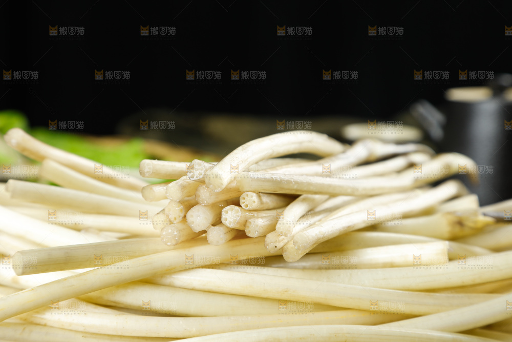 深底上的藕带