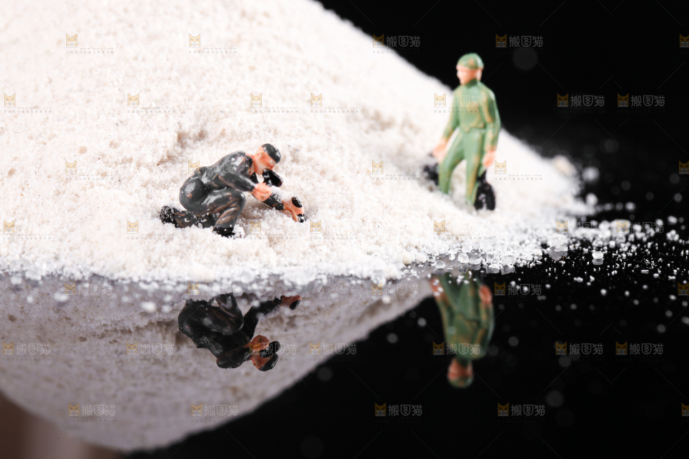 黑底上的奶茶粉