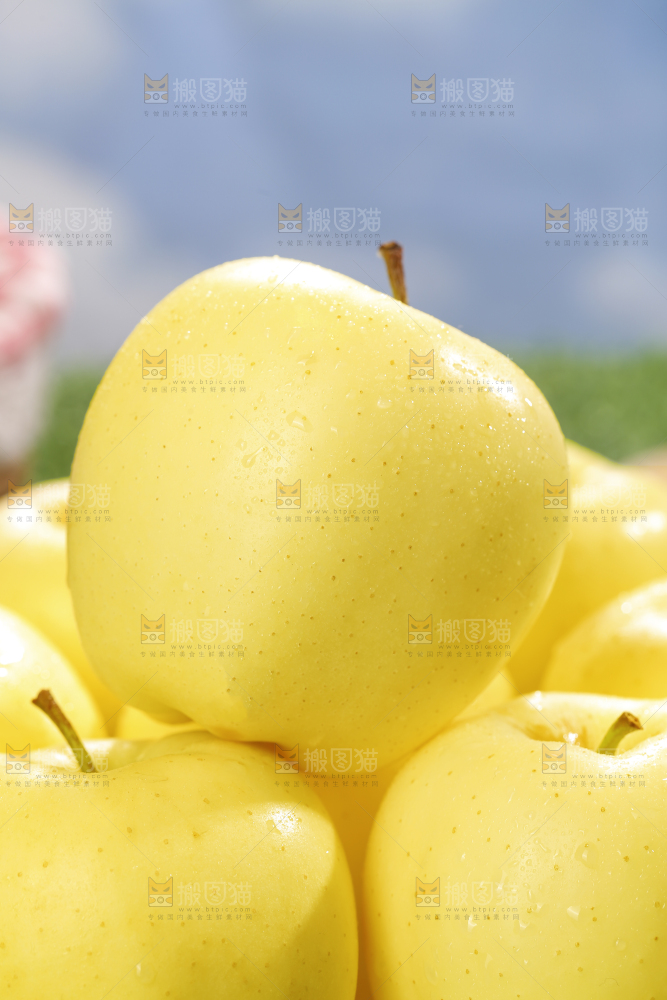 深底上的黄元帅苹果
