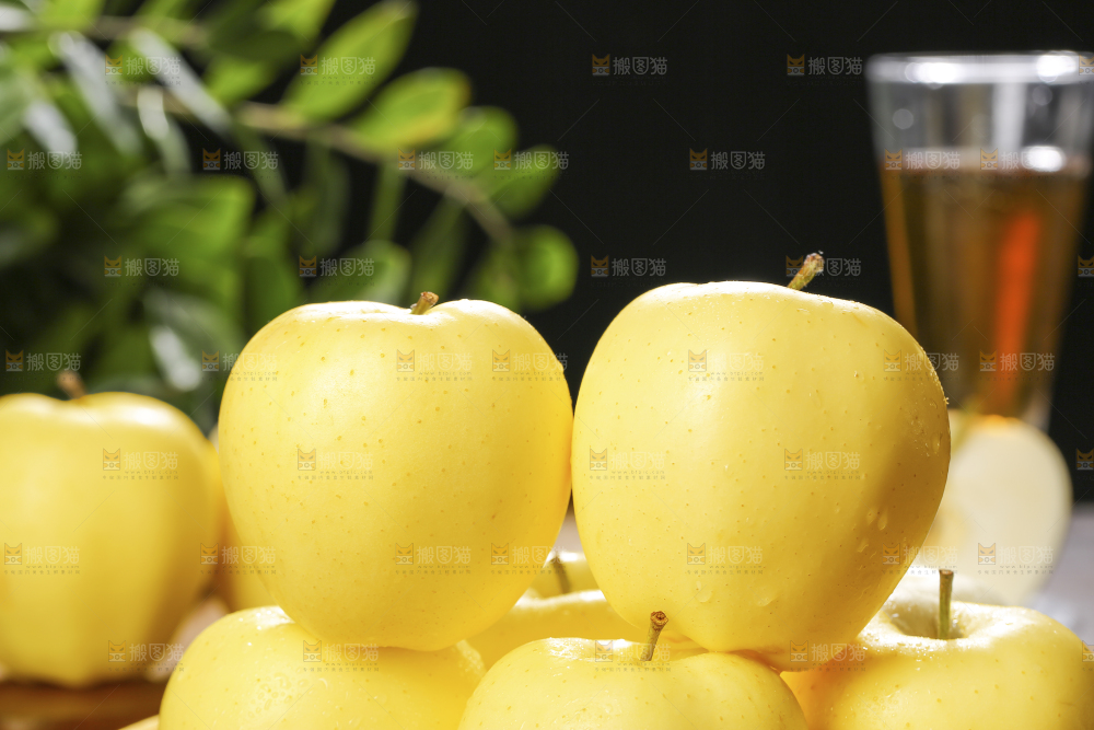 深底上的黄元帅苹果