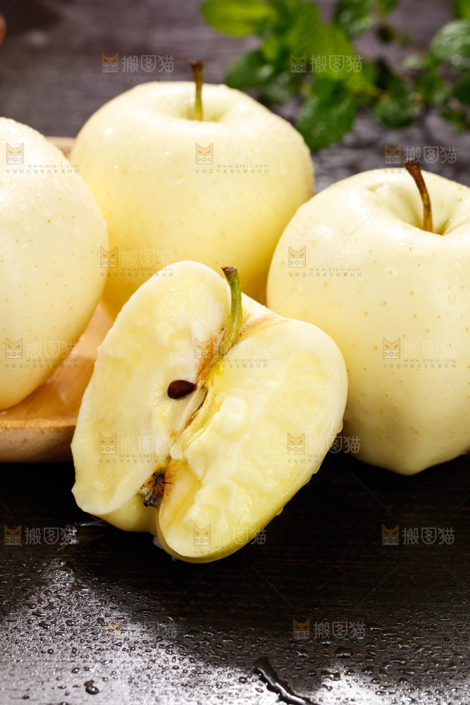 深底上的奶油富士