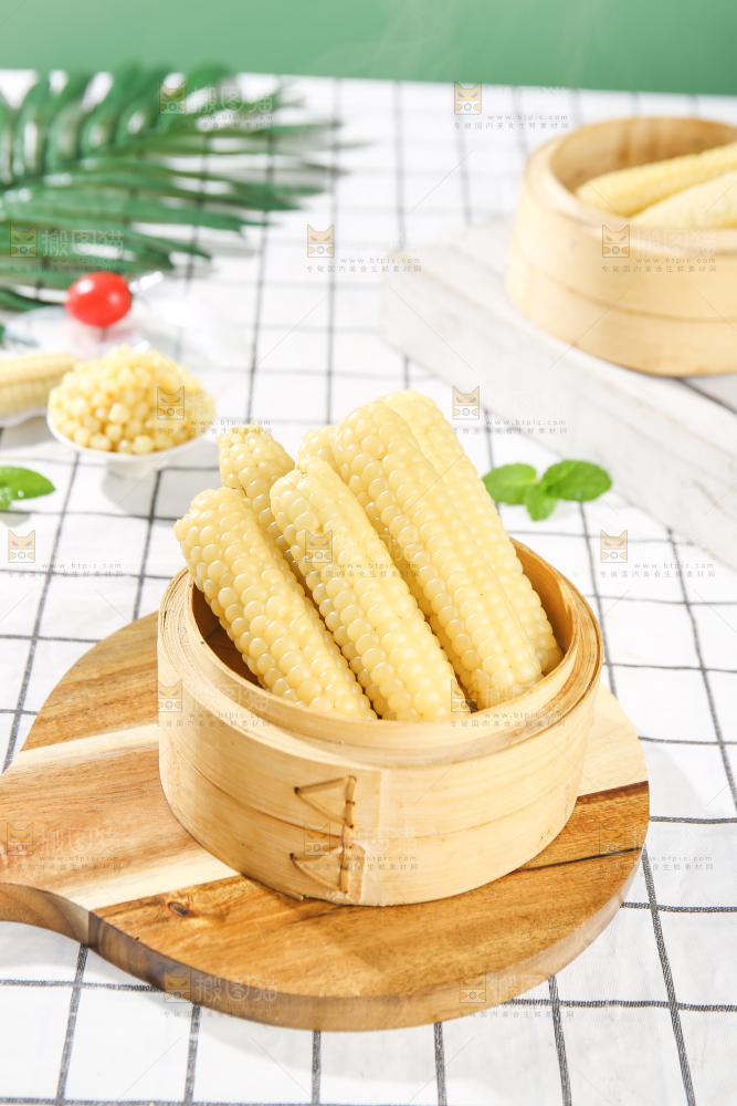 浅底上的手指糯玉米