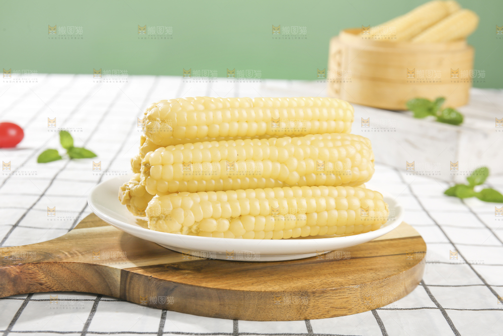浅底上的手指糯玉米
